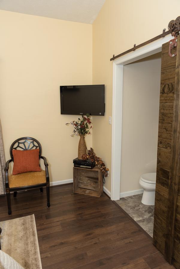 Creekside Inn Oneida Dış mekan fotoğraf